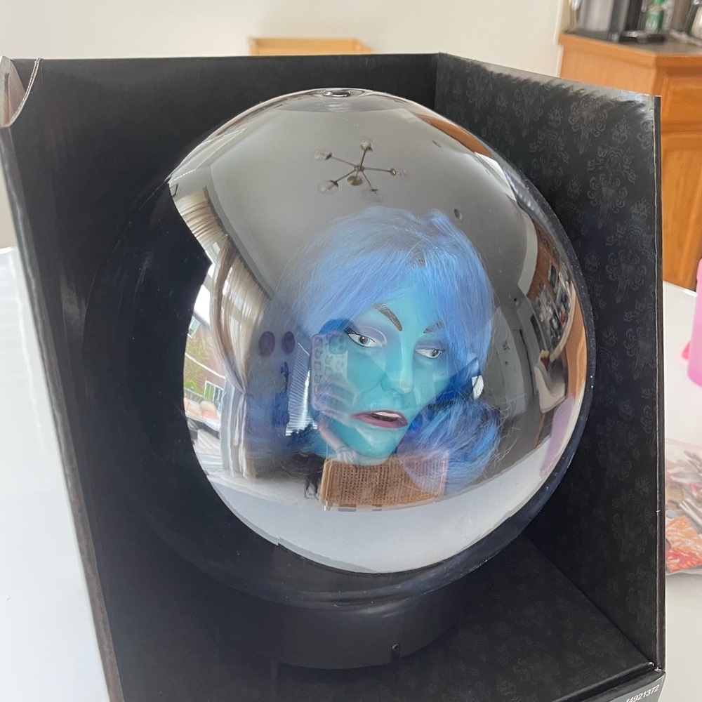 Disney 2022 Haunted Mansion Madame Leota Talking Crystal Ball Halloween New